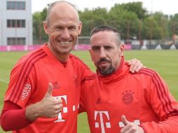 Arjen Robben (I) y Franck Ribéry dejarán el Bayern al final de la temporada en curso. TWITTER/@FCBayern