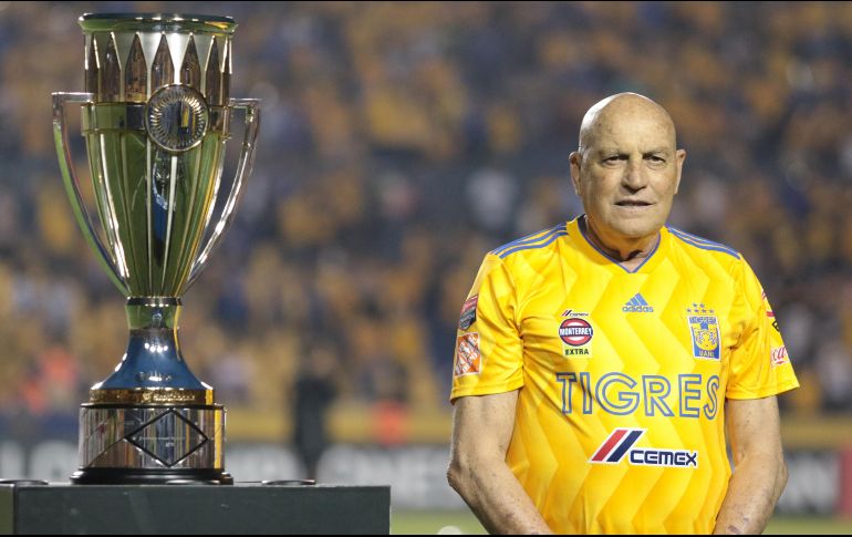 Batocletti también dirigió a los equipos de la UANL, varonil y femenil, con éste último consiguió el campeonato en el Clausura 2018. IMAGO7/