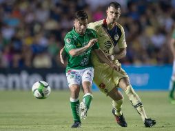 Guido Rodríguez (der.) dice que el América tiene los arrestos para darle la vuelta al León y seguir con el deseo de lograr el bicampeonato. MEXSPORT