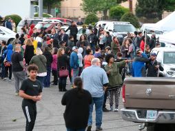 La policía local desalojó el recinto, así como otra escuela cercana, y el área se mantuvo acordonada por varias horas. AP/D. Killen
