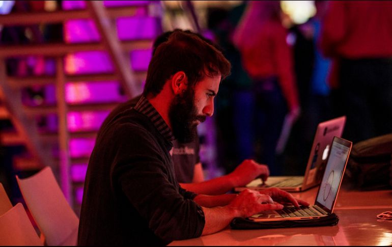 Mercancía más económica y comodidad son las principales razones para elegir comprar por internet. EL INFORMADOR/Archivo