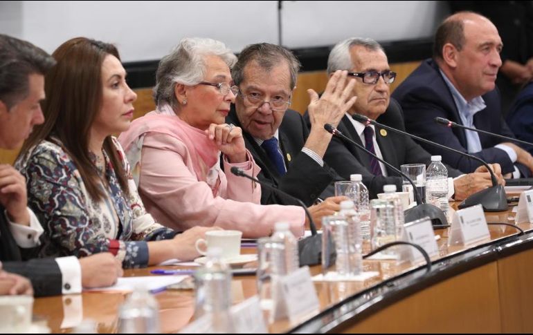 Sánchez Cordero (rosa) asegura que los mandatarios de los tres países están muy interesados en el plan presentado por la secretaria ejecutiva de la Cepal. TWITTER / @Mx_Diputados