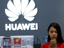 Huawei continuará con actualizaciones de seguridad y servicio posventa a todos los productos existentes de teléfonos inteligentes y tabletas Huawei y Honor, incluyendo los que ya han sido vendidos y los que están disponibles a la venta. EFE / ARCHIVO
