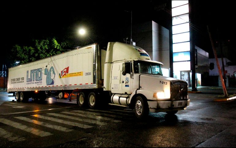 En septiembre de 2018, se reveló que el IJCF mantenía 273 cadáveres en una caja refrigerante que trasladó los cuerpos por varios municipios. AFP / ARCHIVO