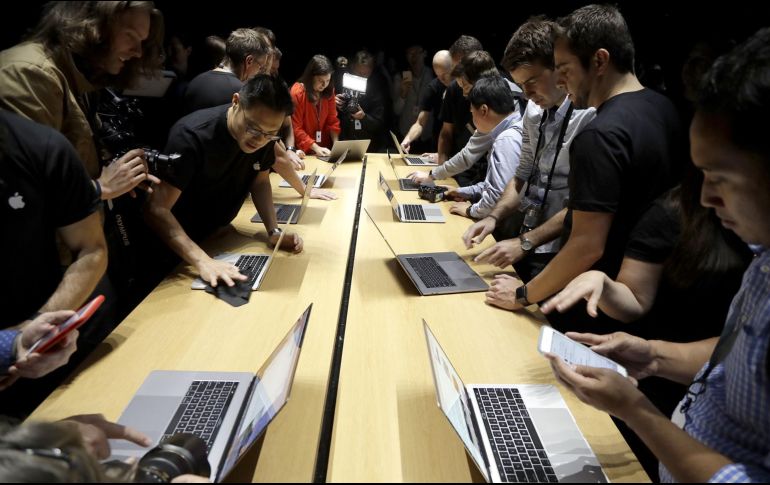 La empresa creó un mejor teclado y se disculpó publicamente con los fans de la marca que se quejaron ante la fragilidad del aparato. EL INFORMADOR / ARCHIVO