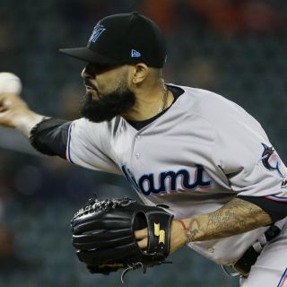 Sergio Romo tiene mala labor en triunfo de Marlines sobre Tigres