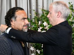 Alejandro González Iñárritu recibe de manos de Franck Riester, Ministro de Cultura en Francia, la distinción de Comandante de la Orden de las Artes y las Letras del gobierno francés. AFP / A. Pizzoli