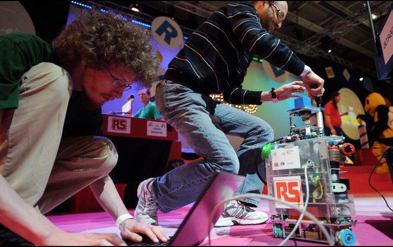 Esta ralentización del sector TIC se debe a la incertidumbre, la baja de la inversión y los recortes presupuestales. AFP/ ARCHIVO