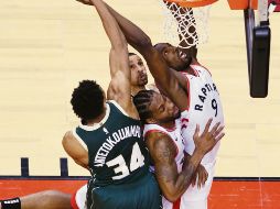 Giannis Antetokounmpo promedia dos tapones por juego en la presente temporada. AFP