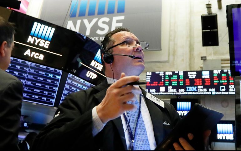 El NYSE Composite sube 82.54 puntos (0.66 por ciento) al ubicarse en 12 mil 607 unidades. AP / D. Drew