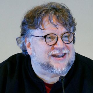 Guillermo del Toro ofrece cubrir vuelos para equipo de Olimpiadas Matemáticas
