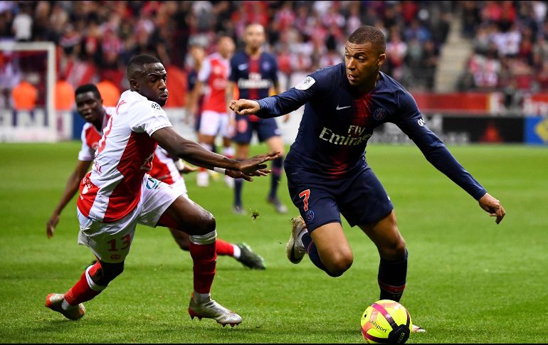 Mbappé anota en total 33 goles en la presente temporada por 36 de la 