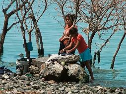 Durante décadas, las comunidades de Poncitlán han subsistido con agua del lago. Hoy afirman que eso les ha cobrado factura. La comunidad de San Pedro Itzicán tiene una de las tasas más altas en el mundo por insuficiencia renal. EL INFORMADOR / F. Monclova