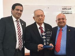 El reconocimiento fue en conmemoración de los 60 años del Colegio de Contadores Públicos de Guadalajara. EL INFORMADOR / A. Gallegos