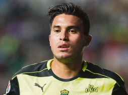 El atacante tapatío jugó la última campaña en la Superliga de la India con el Delhi Dynamos. Aquí, con Santos, su último equipo en México. MEXSPORT