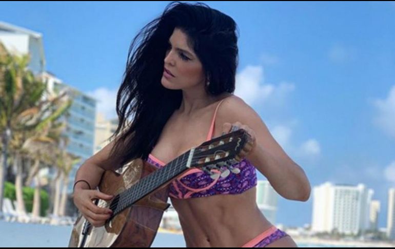 En el video, la cantante de 48 años muestra su ejercitada figura al ritmo de la música. INSTAGRAM / anabarbaramusic