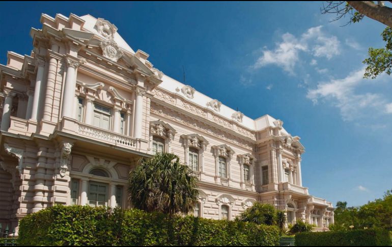Ciudad blanca. Este color claro predomina en las fachadas de los edificios de esta ciudad predilecta por los turistas. ESPECIAL