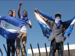 Los nicaragüenses retan el veto en protesta al presidente Daniel Ortega. ARCHIVO / AFP