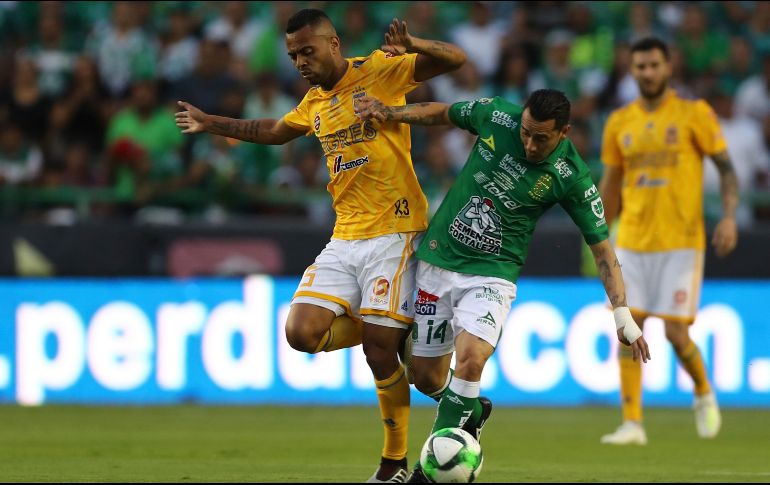 En los primeros 45 minutos, ambos equipos han mostrado intención y llegadas a la puerta contraria. AP / R. Ruiz