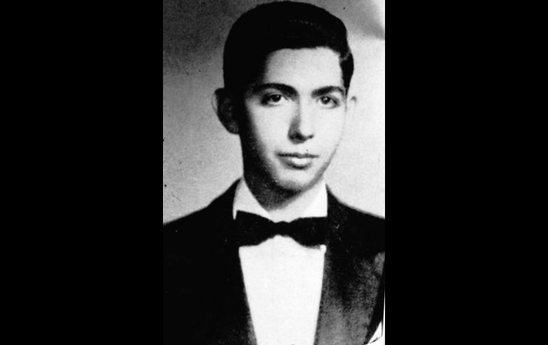 Ernesto Servín Aviña, a un mes de su fallecimiento lo recordamos tal y como lucía en su graduación del Instituto de Ciencias. ¿La fecha? Verano de 1959. Gran amigo, ingenioso y divertido como pocos. CORTESÍA / F. Partida