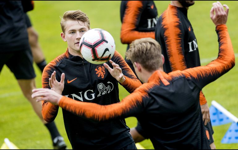 El internacional holandés está abierto a opciones. EFE