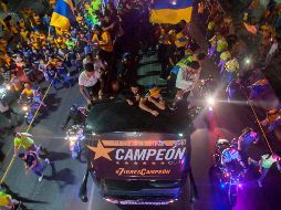 Miles de personas salieron a las calles para apoyar a su equipo, pero en esta ocasión no hubo saldo blanco. AFP/J.Aguilar