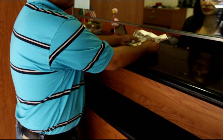 La moneda se compró en un precio mínimo de 18.05 pesos. EL INFORMADOR/ARCHIVO