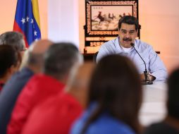Fotografía cedida por prensa de Miraflores que muestra a Nicolás Maduro mientras participa en un acto del Partido Socialista Unido de Venezuela este lunes, en Caracas. EFE/PRENSA MIRAFLORES