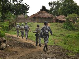Más de 33 mil personas se han visto desplazadas en los últimos cuatro meses por los enfrentamientos que mantienen esta guerrilla. AP / E. Htusan