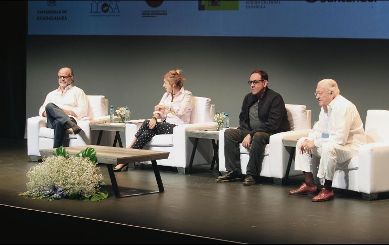 En esta charla participaron Carlos Franz, Mayra Montero y Alberto Chimal, bajo la moderación de J. J. Armas Marcelo.  EL INFORMADOR / E. Barrera