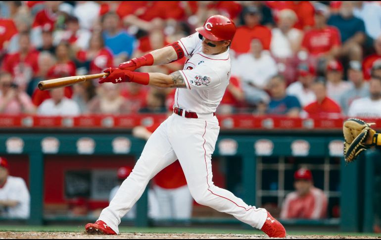 Derek Dietrich batea su primer jonrón. AP