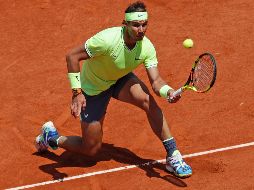 En busca de su duodécimo título en París, el defensor del título sumó su triunfo 88, con un tenis muy sólido hasta la manga final. AP / C. Ena