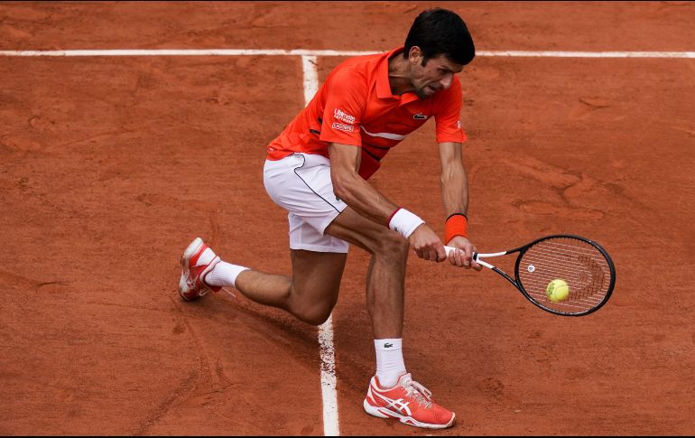''Nole'', que persigue en París encadenar su cuarto Grand Slam y convertirse en el primer tenista que lo hace por segunda vez, se medirá después al italiano Salvatore Caruso. AFP / K. Tribouillard