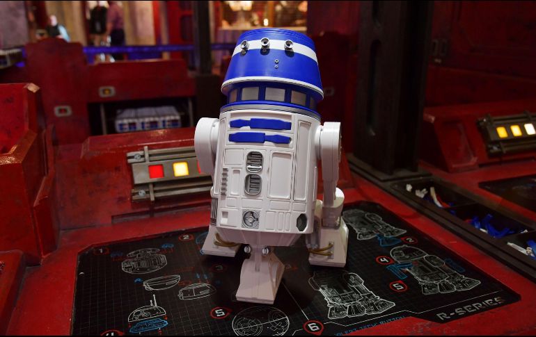 Los visitantes podrán construir sus propios androides y sables de luz e interactuar con extraterrestres. AFP / S. Getty