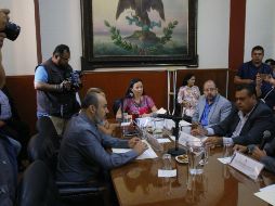 La mesa de trabajo se instalará el próximo diez de junio, será una reunión semanal durante dos meses. TWITTER/ @MirzaFloresG