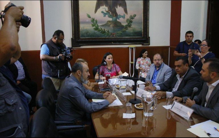 La mesa de trabajo se instalará el próximo diez de junio, será una reunión semanal durante dos meses. TWITTER/ @MirzaFloresG