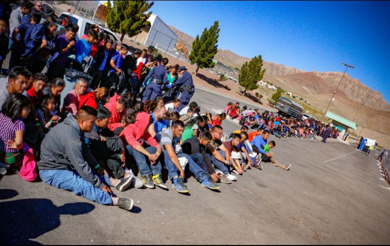 De ese grupo de indocumentados, al menos 934 viajaban con familiares, 63 eran menores no acompañados y 39 eran adultos que se trasladaban solos. AFP/US Customs and Border Protection