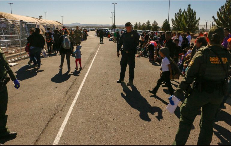 De ese grupo de indocumentados, al menos 934 viajaban con familiares, 63 eran menores no acompañados y 39 eran adultos que se trasladaban solos. AFP/US Customs and Border Protection