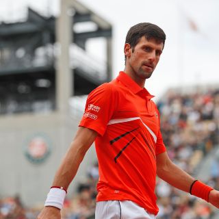 Djokovic pasa fácil; Del Potro, de milagro