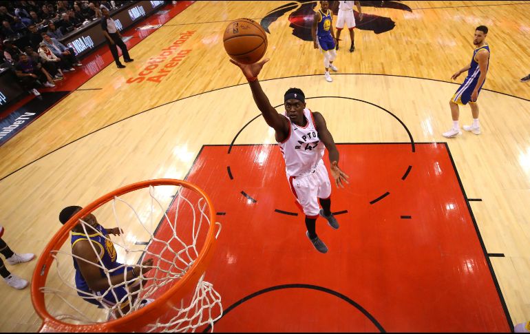 Pascal Siakam (#43) tuvo una noche redonda con 32 puntos, ocho rebotes y cinco asistencias. AFP/G. Shamus