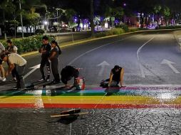 Pasos peatonales de Guadalajara se pintan de arcoíris