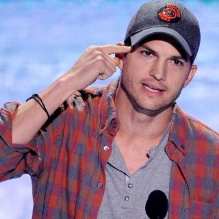 Director de secundaria: Plagié accidentalmente discurso de Ashton Kutcher