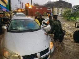 emergencia. Soldados auxilian a la población de Matehuala. ESPECIAL