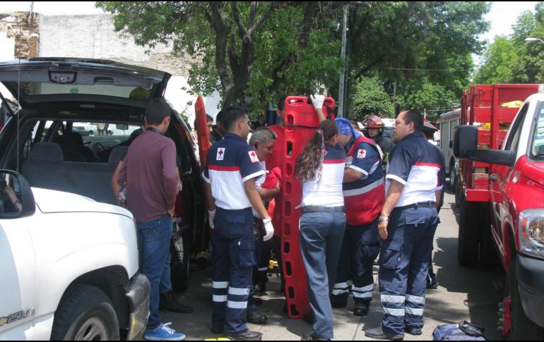 De acuerdo con reportes, el hombre de 53 años, quien perdió el conocimiento antes del impacto, quedó atrapado.  EL INFORMADOR/ ARCHIVO