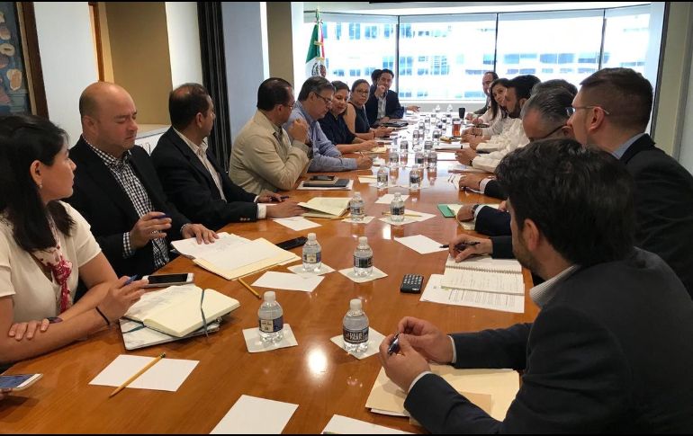 Marcelo Ebrard señala que entre sábado y miércoles se incorporarán la secretaria de Economía, el subsecretario para América del Norte y el coordinador de Asesores de la Presidencia de la República. TWITTER / @m_ebrard