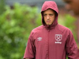 La prensa británica ha filtrado que el técnico Manuel Pellegrini le ha puesto la etiqueta de prescindible al mexicano, ya que apenas le dio ocho goles en la pasada campaña. TWITTER / @WestHamEspanol