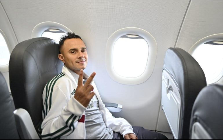 Los jugadores no tuvieron contacto con los diversos medios de comunicación que esperaban en el aeropuerto. TWITTER/@miseleccionmxEN