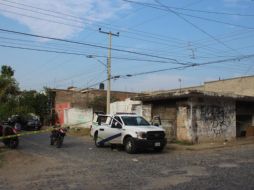 A las 08.00 horas, elementos encontraron un cuerpo en una casa abandonada ubicada en el cruce de Titanio y Zinc, en Arenales Tapatíos. ESPECIAL / Policía de Zapopan