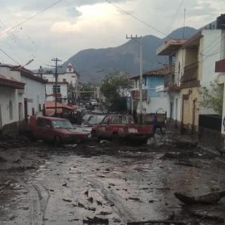 Confirman una muerte y tres desapariciones tras desbordamiento en San Gabriel