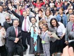El secretario de Educación Pública, Esteban Moctezuma Barragán, destacó “la sencillez” del gobierno capitalino por tomar este tipo de decisiones. TWITTER / @Claudiashein